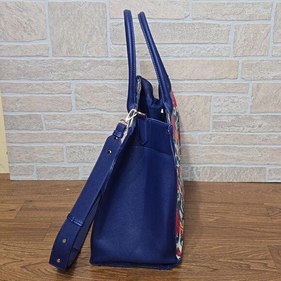 TRINA TURK FLORAL FESTIVAL TOTE CONVERTIBLE - Picture 2 of 9